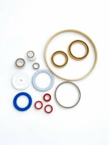 Guarnizioni in PTFE bianche di diverse misure per applicazioni industriali
